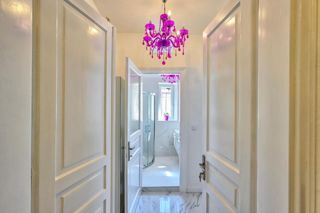 Appartement Collins Amethyst Center à Pula Extérieur photo
